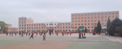 辽宁朝阳：“带病”校长